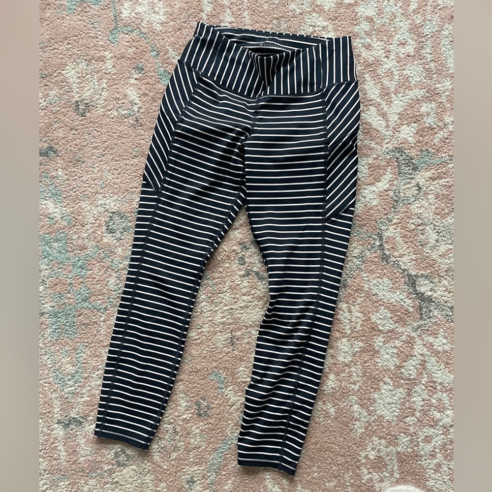 Athleta capri leggings with side pocket